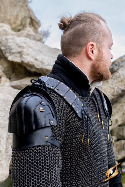 Woodsman Pauldrons - Leather Black